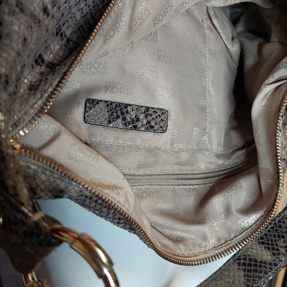 Michael Kors • Leather Snakeskin Hobo Purse Handbag Neutral Embossed Tan Brown - Picture 8 of 12